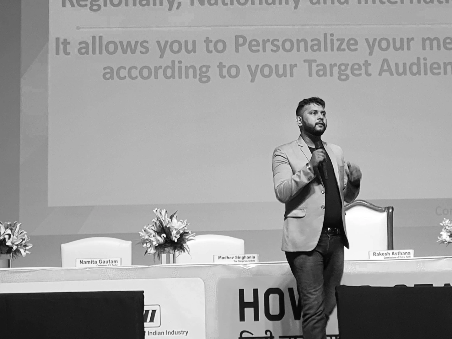 Piyush Mathur speaking on digital marketing strategy at a Confederation of Indian Industry conference